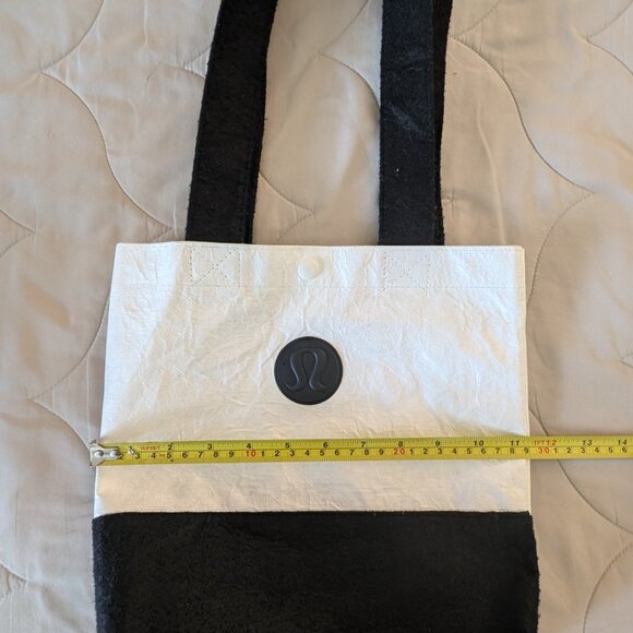 Lululemon Small Reusable Bag - Picture 5 of 7